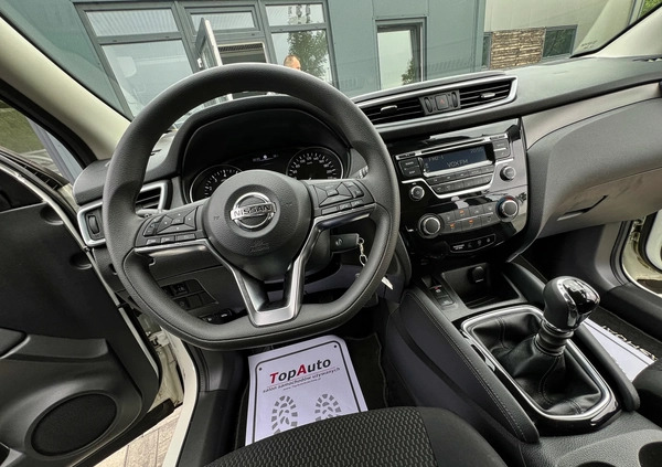 Nissan Qashqai cena 69900 przebieg: 82000, rok produkcji 2020 z Chrzanów małe 667